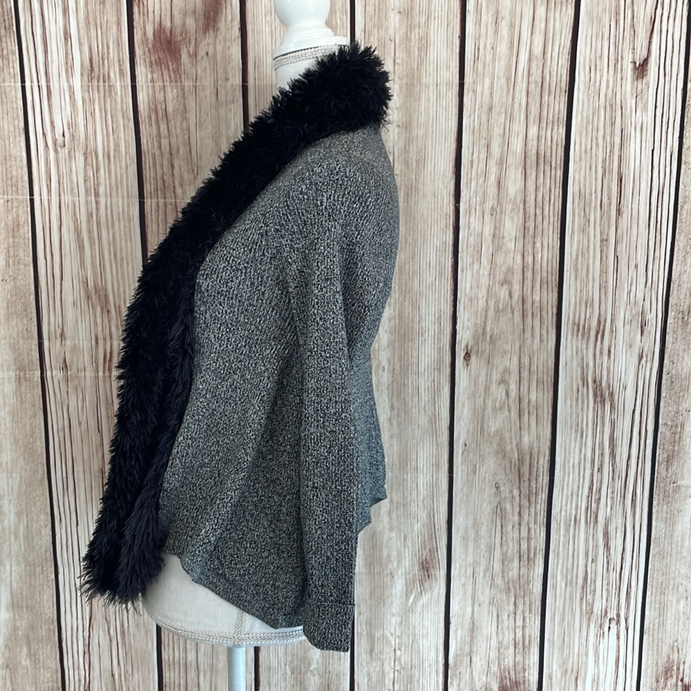 Lauren Michelle 💯 Cotton Open Sweater Cardigan w/Black Faux Fur Accent - Small - Picture 3 of 6